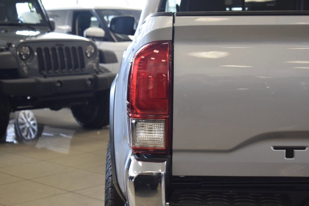 Used 2017 Toyota Tacoma TRD Off-Road image 34