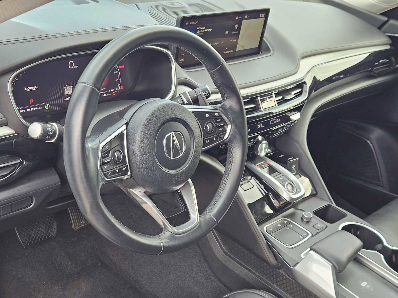 Used 2023 Acura MDX SH-AWD w/ Technology Package image 2