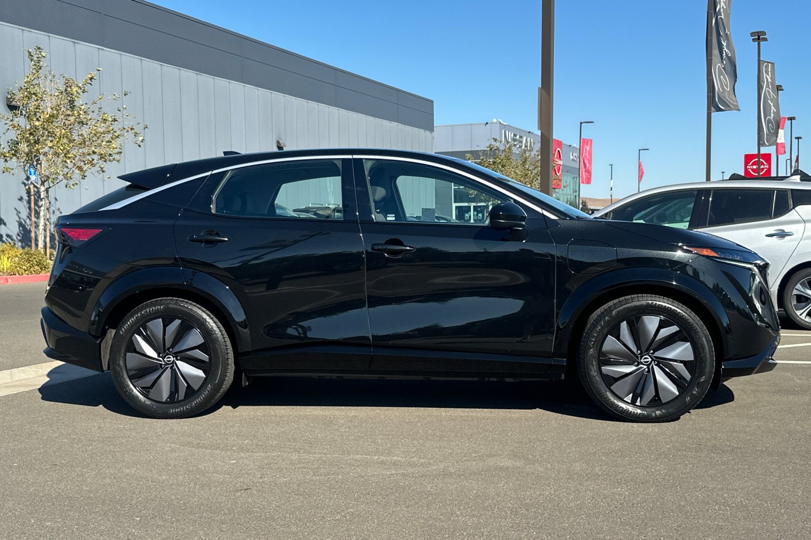 Certified 2023 Nissan Ariya FWD image 3