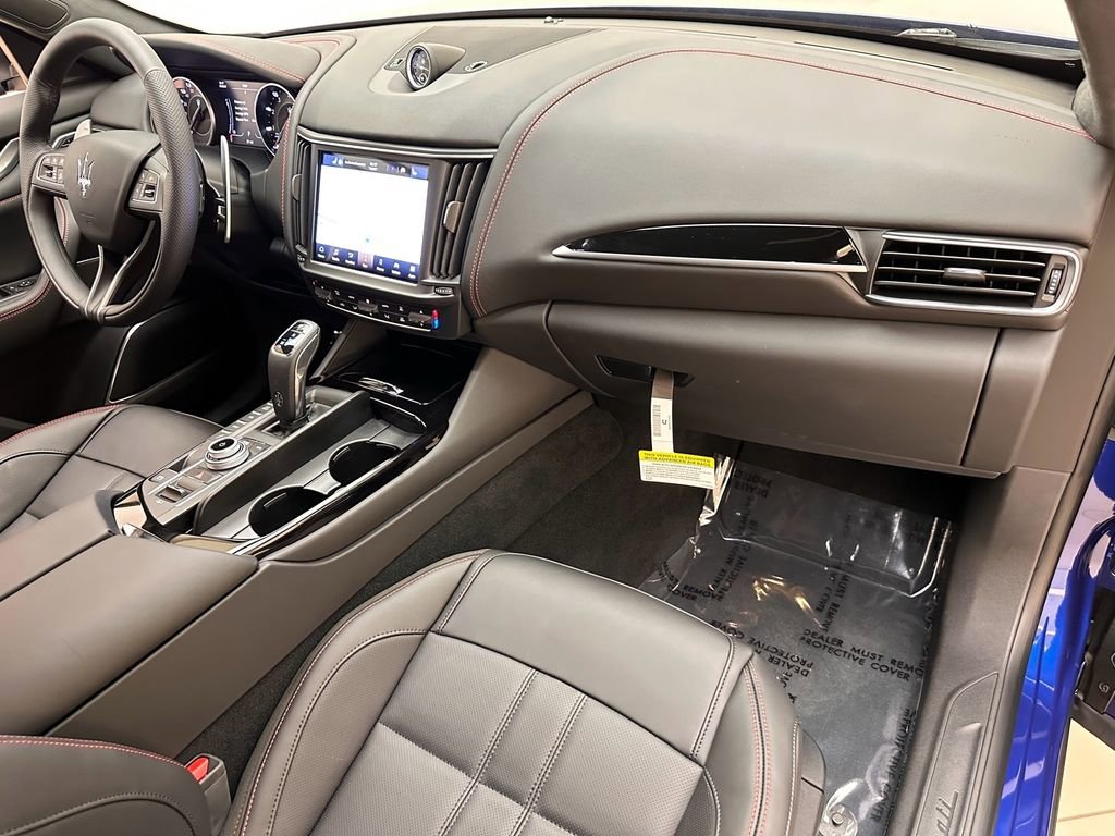 Used 2024 Maserati Levante GT Ultima AWD/4WD image 32