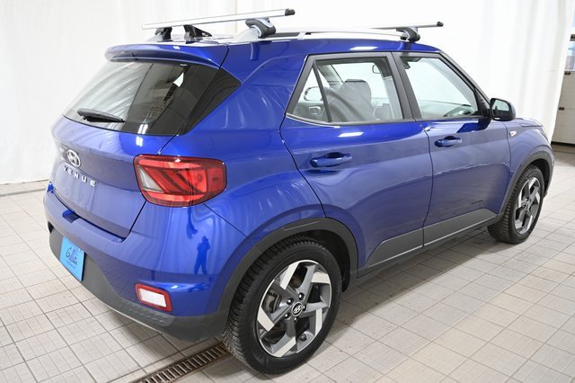 Used 2022 Hyundai Venue SEL image 12