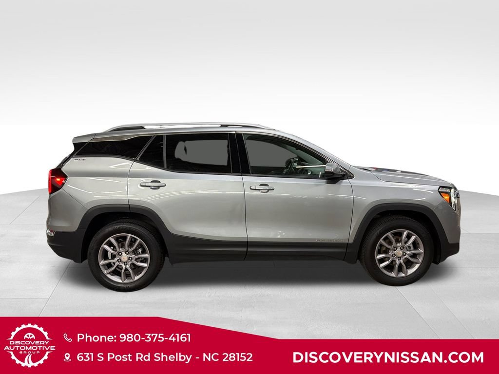 Used 2024 GMC Terrain SLT AWD/4WD image 5