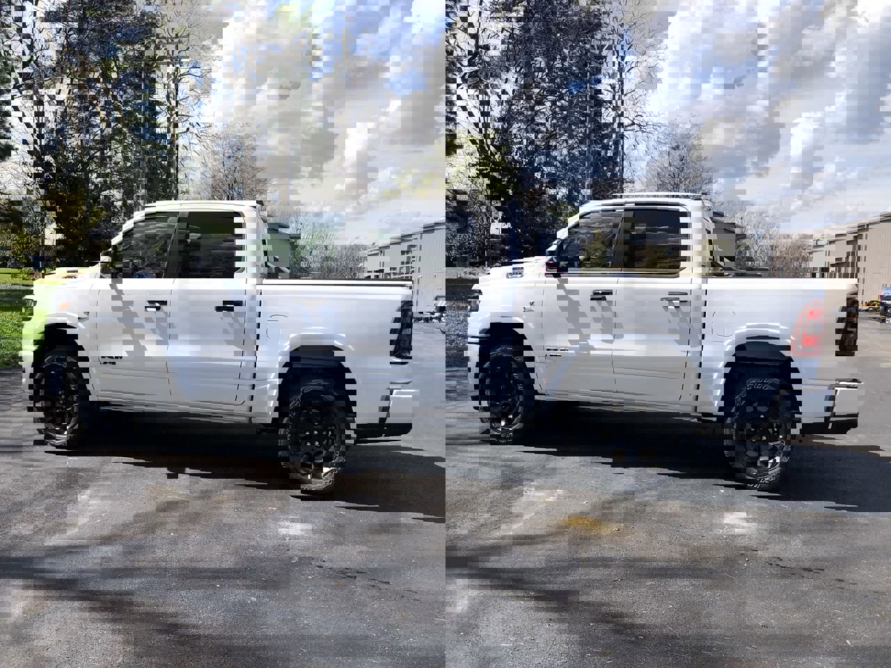 New 2026 RAM 1500 4x4 Crew Cab image 11