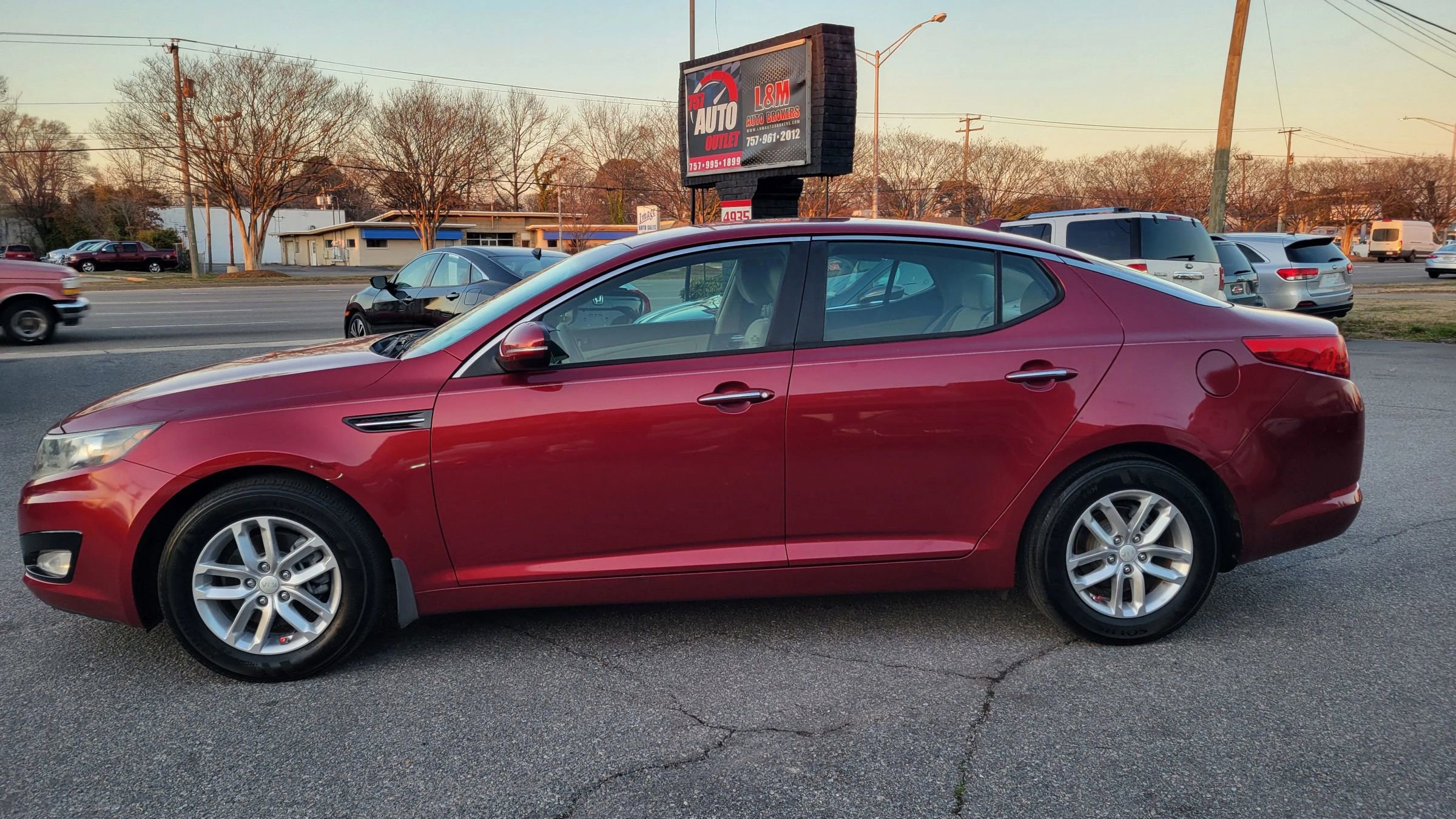 Used 2013 Kia Optima LX image 2