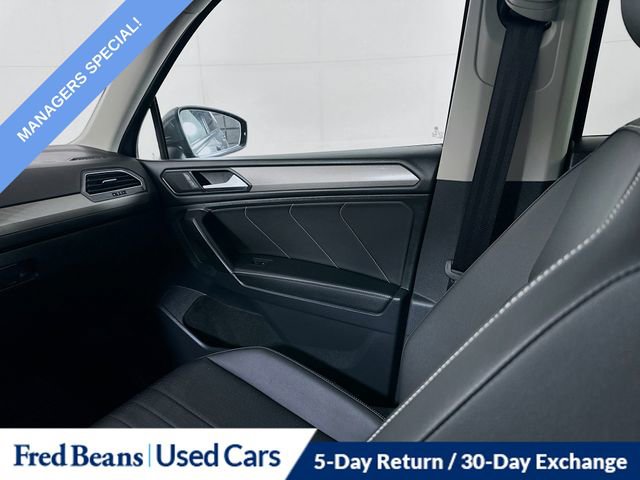 Used 2023 Volkswagen Tiguan SE image 24