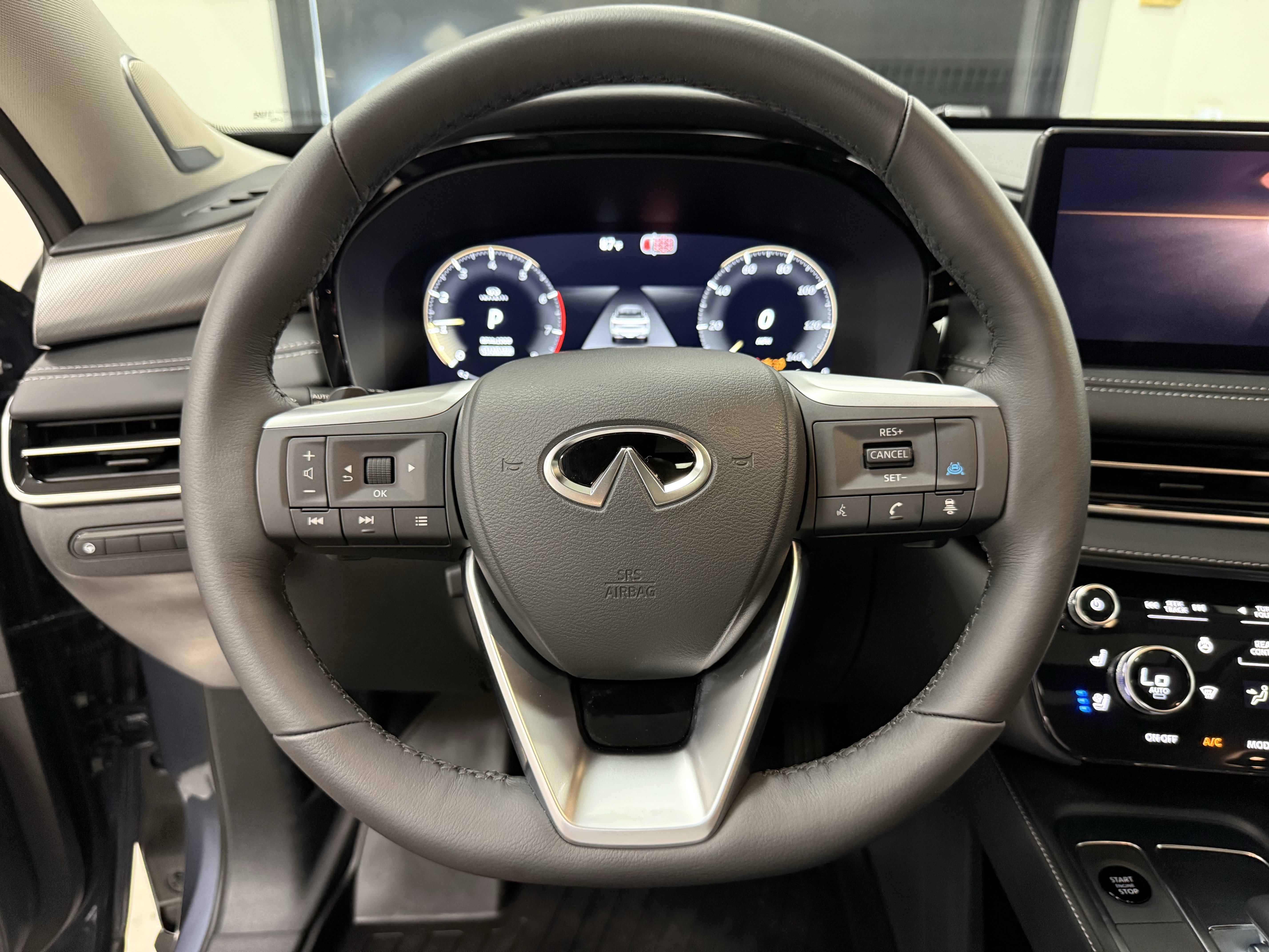 Certified 2027 INFINITI QX60 Luxe w/ Cargo Package FWD image 18