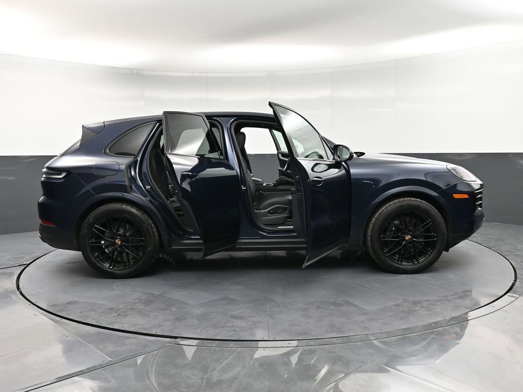 Certified 2025 Porsche Cayenne image 33