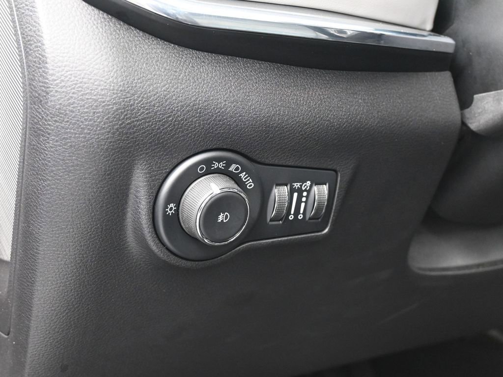 Used 2022 Jeep Compass Limited w/ Sun and Sound Group image 15