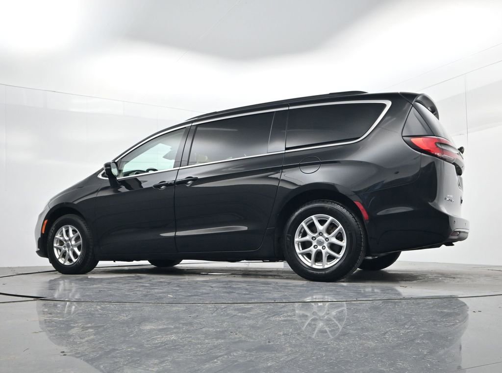 Used 2022 Chrysler Pacifica Touring-L image 36