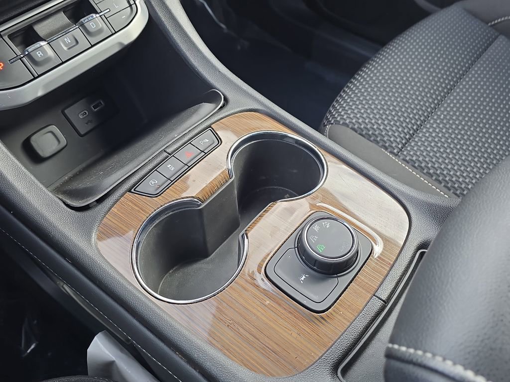 Used 2023 GMC Acadia SLE image 29