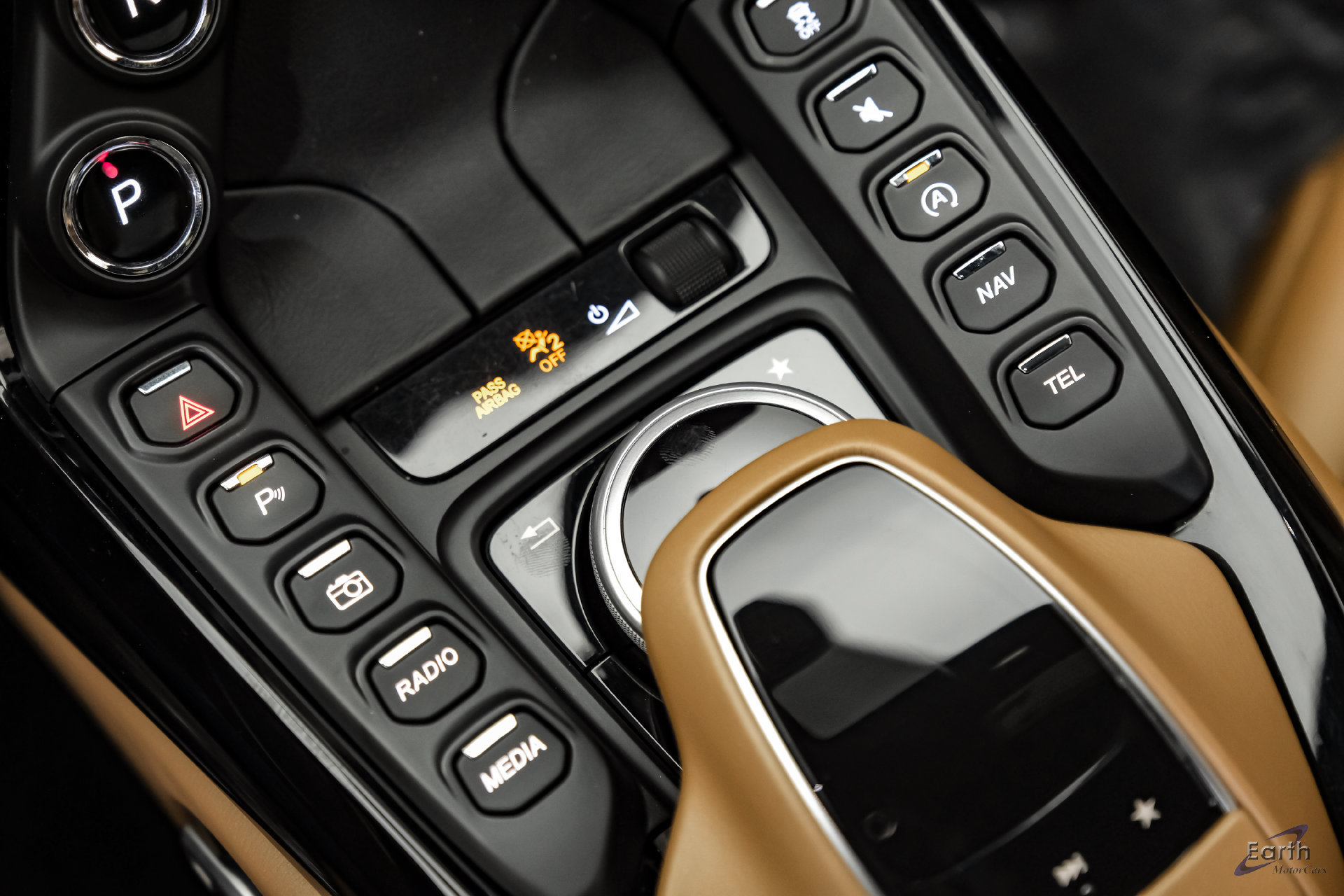 Used 2020 Aston Martin V8 Vantage Coupe RWD image 66