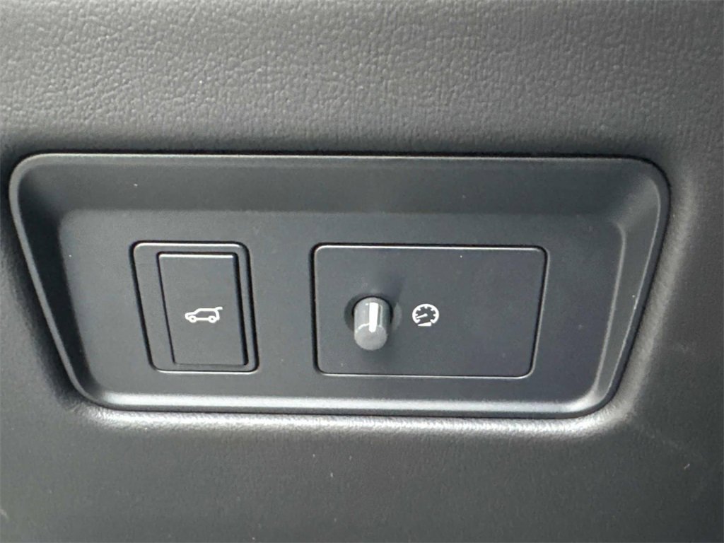 New 2026 Jaguar F-PACE R-Dynamic S image 28