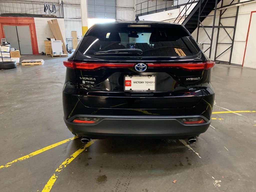 Used 2021 Toyota Venza LE image 5