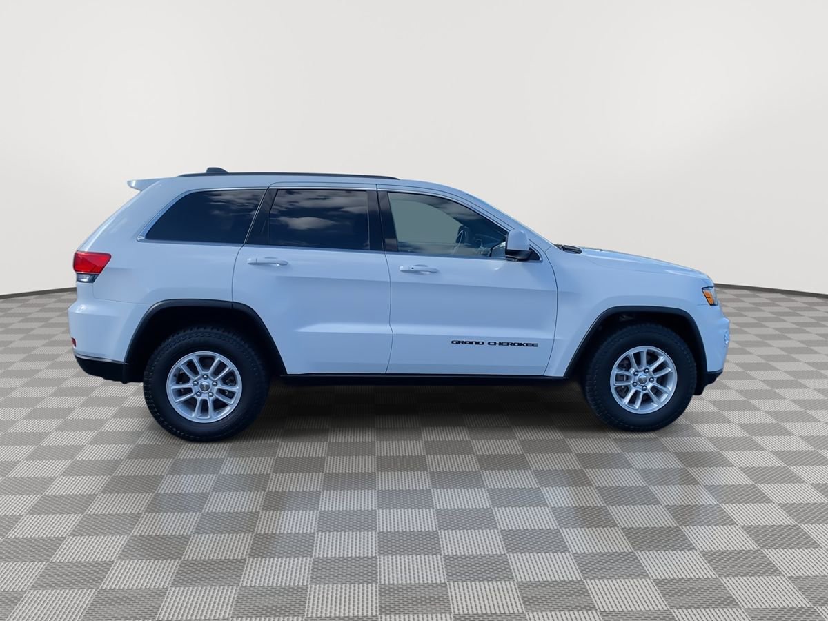 Used 2019 Jeep Grand Cherokee Laredo AWD/4WD image 8