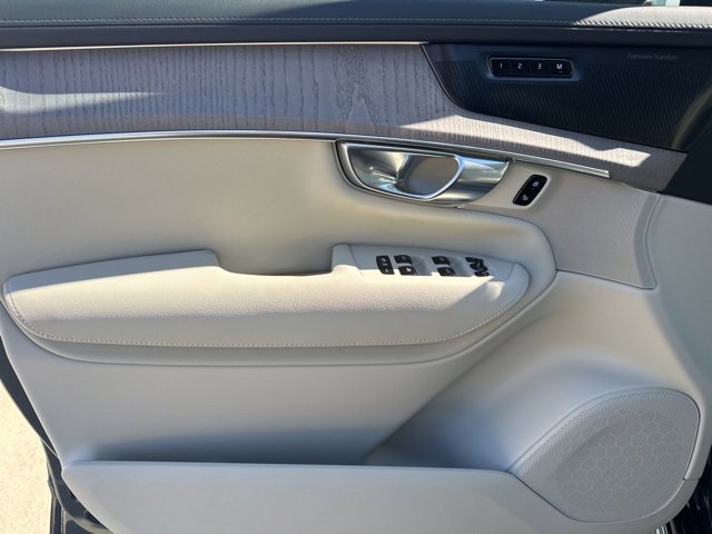 New 2026 Volvo XC90 T8 Ultra w/ Protection Package image 12