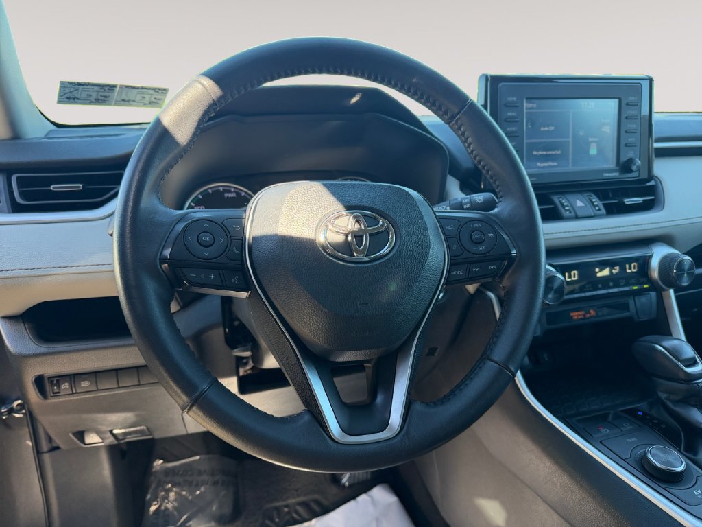 Used 2022 Toyota RAV4 XLE Premium AWD/4WD image 12