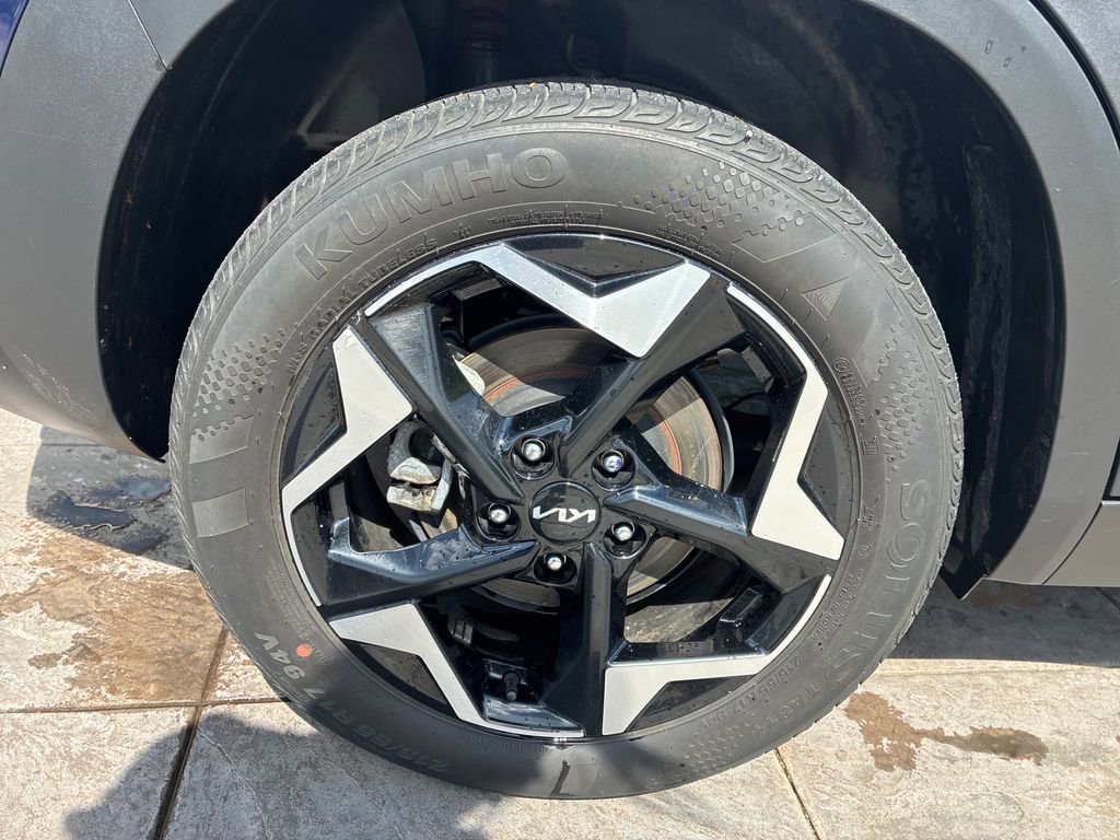Used 2024 Kia Seltos EX AWD/4WD image 11
