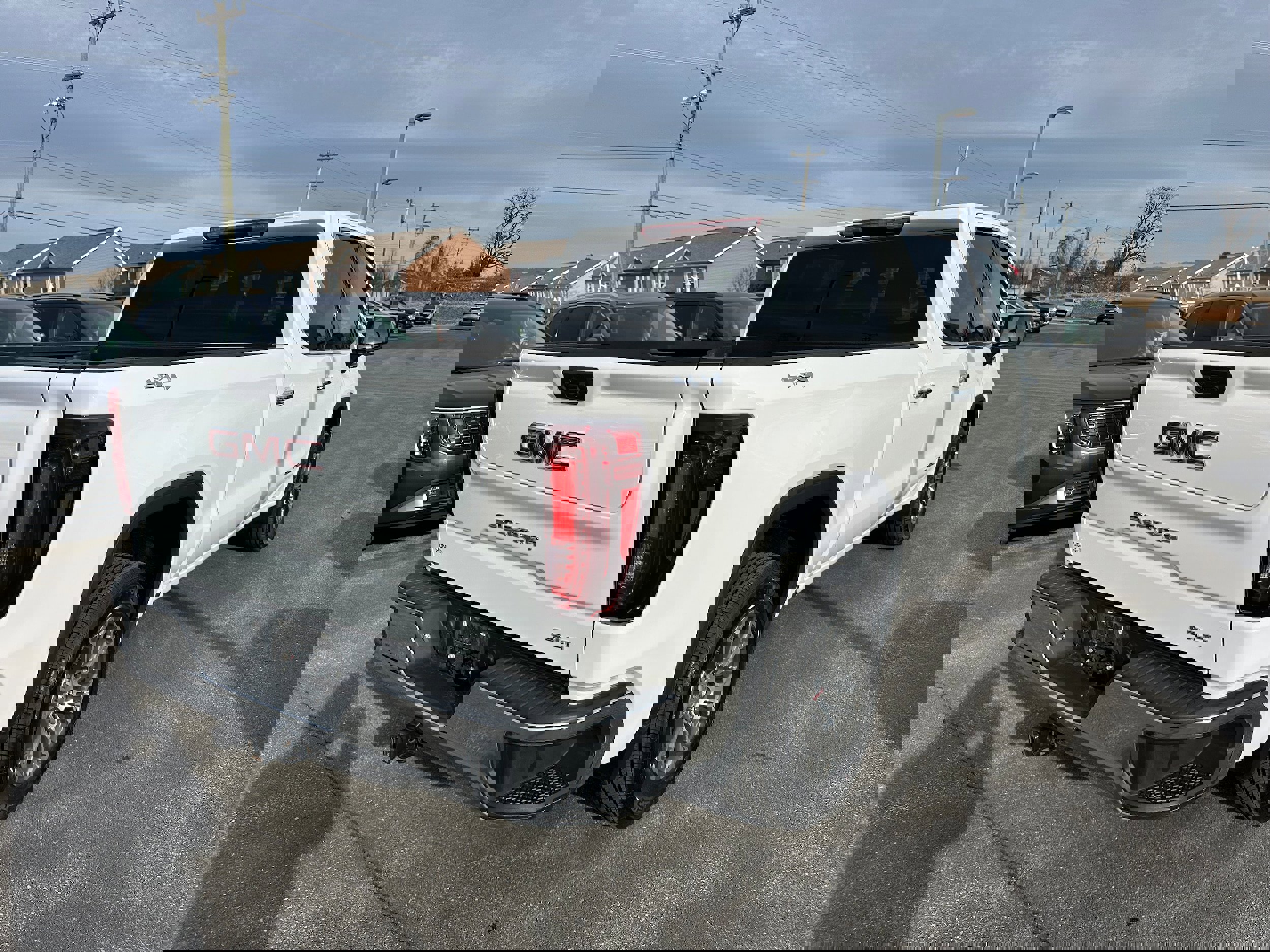 Used 2025 GMC Sierra 1500 SLT image 5