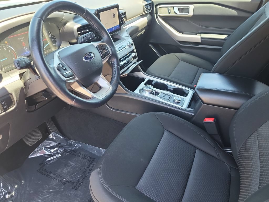 Used 2023 Ford Explorer XLT AWD/4WD image 12