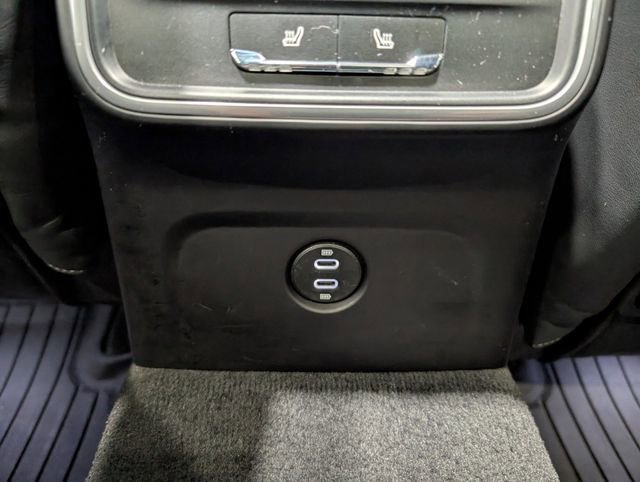 Used 2023 Porsche Macan w/ Premium Package Plus image 11