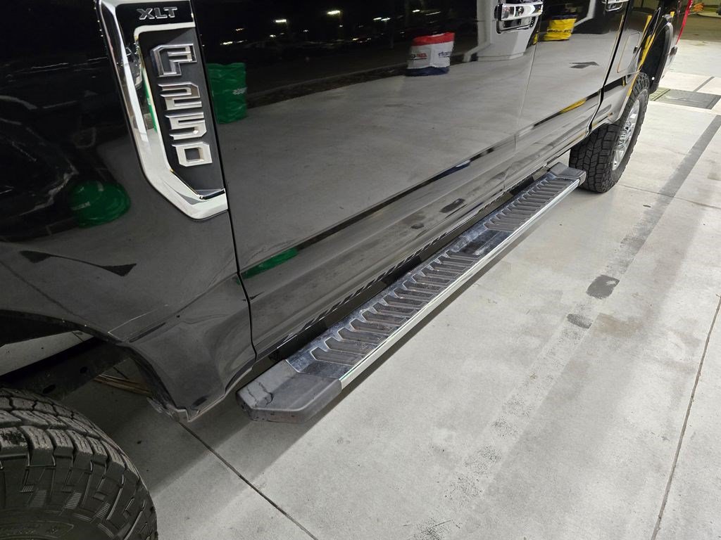 Used 2019 Ford F250 XLT w/ XLT Premium Package AWD/4WD image 12