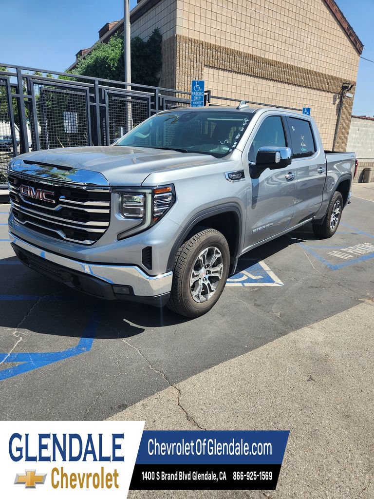Used 2025 GMC Sierra 1500 SLT AWD/4WD image 2
