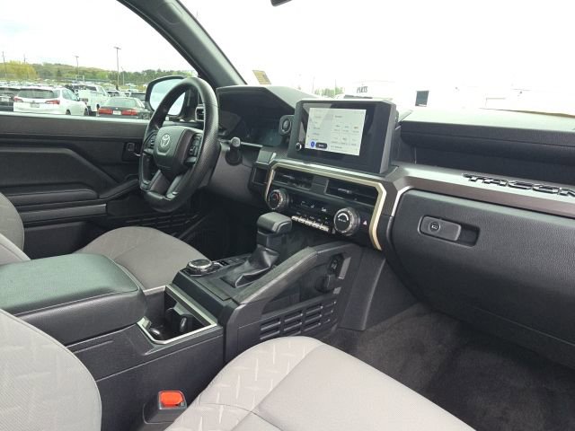 Used 2025 Toyota Tacoma SR5 AWD/4WD image 19