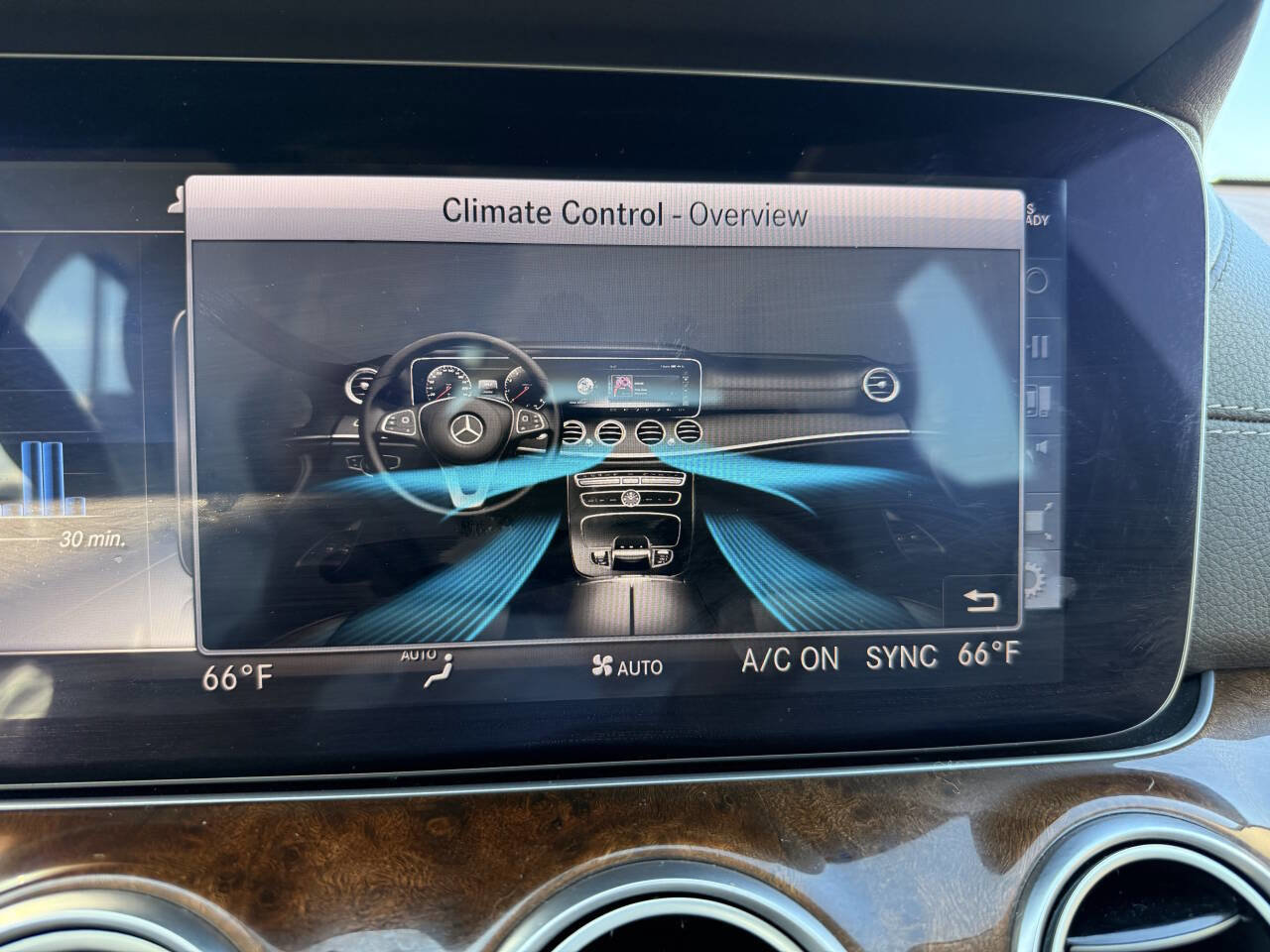 Used 2020 Mercedes-Benz E 350 4MATIC Sedan image 31