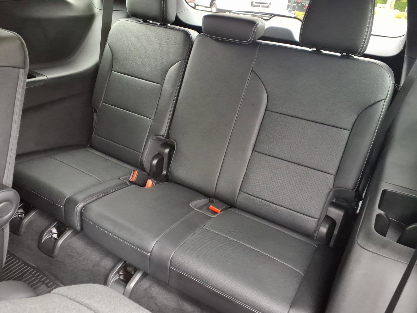 Used 2025 Chevrolet Traverse LT w/ Driver Confidence Package AWD/4WD image 17