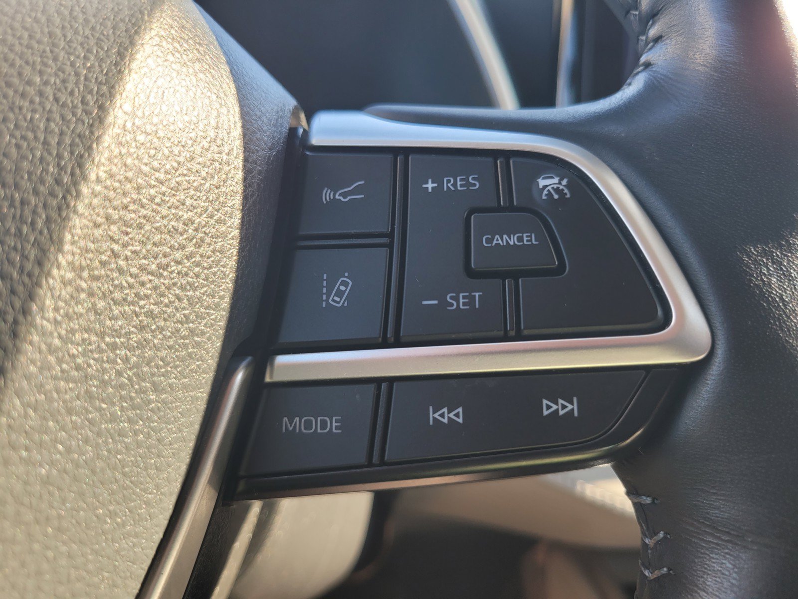 Used 2022 Toyota Highlander Limited AWD/4WD image 24
