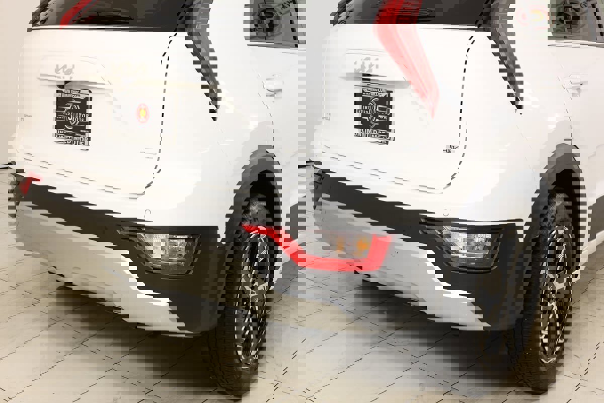 Used 2024 Kia Niro EX image 40