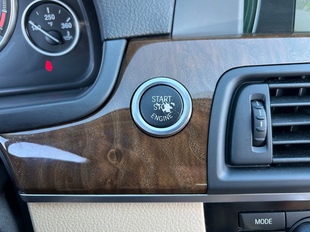 Used 2011 BMW 535i xDrive Sedan AWD/4WD image 17