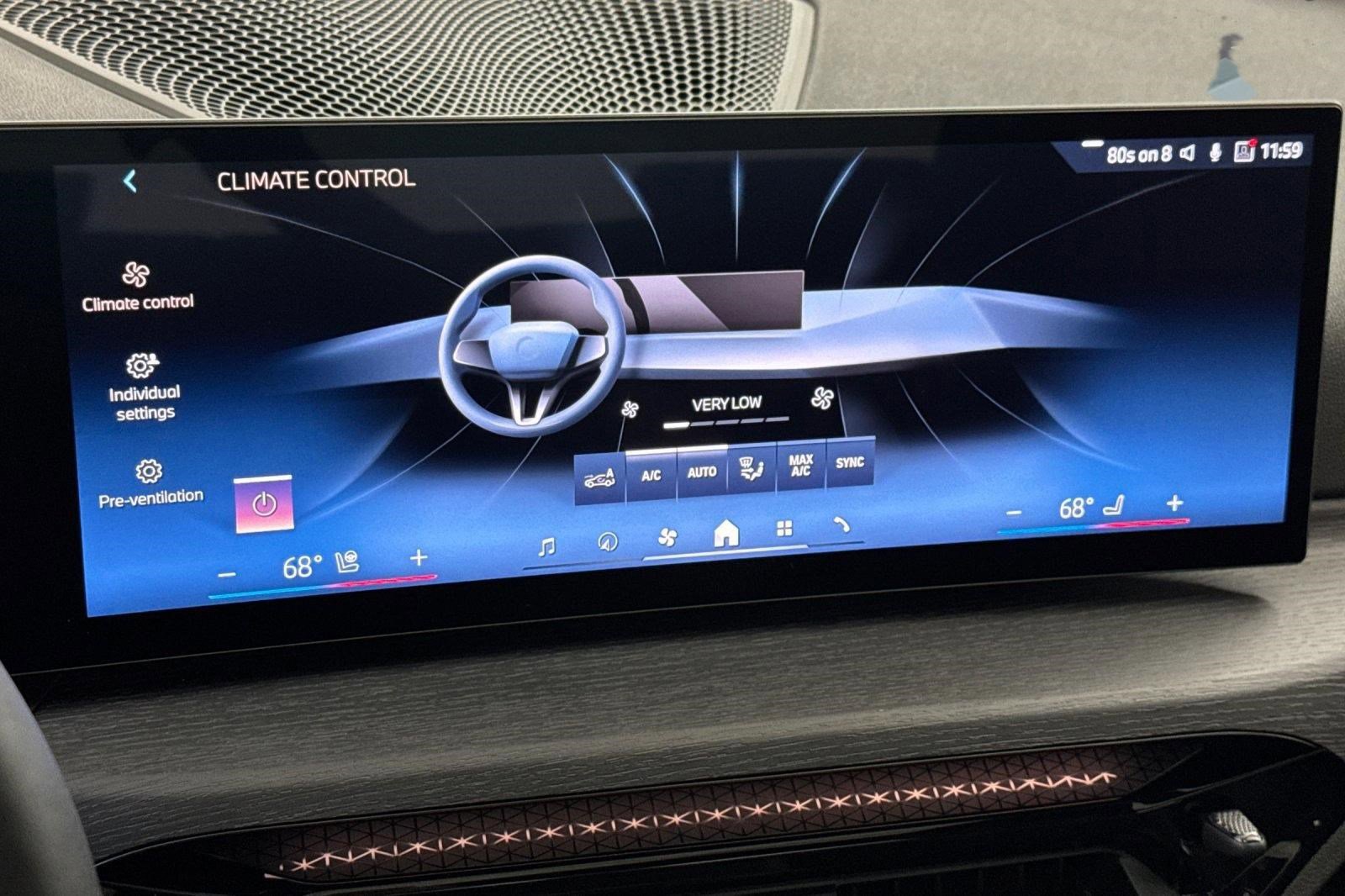 Used 2025 BMW 230i Coupe w/ Premium Package image 26