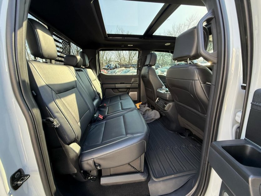 Used 2024 Ford F150 Lariat w/ Equipment Group 502A High image 7