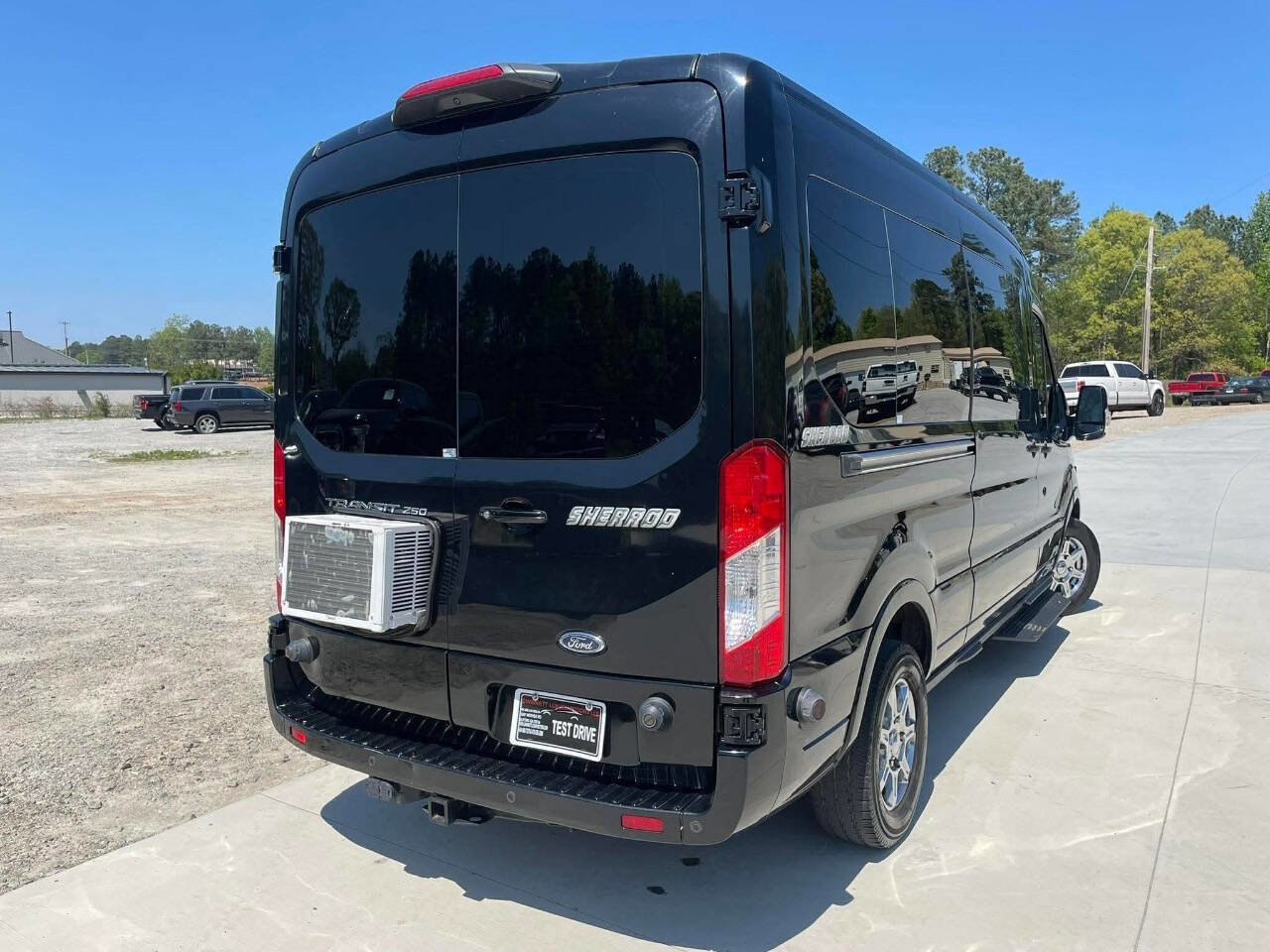 Used 2018 Ford Transit 250 148 Medium Roof RWD image 6