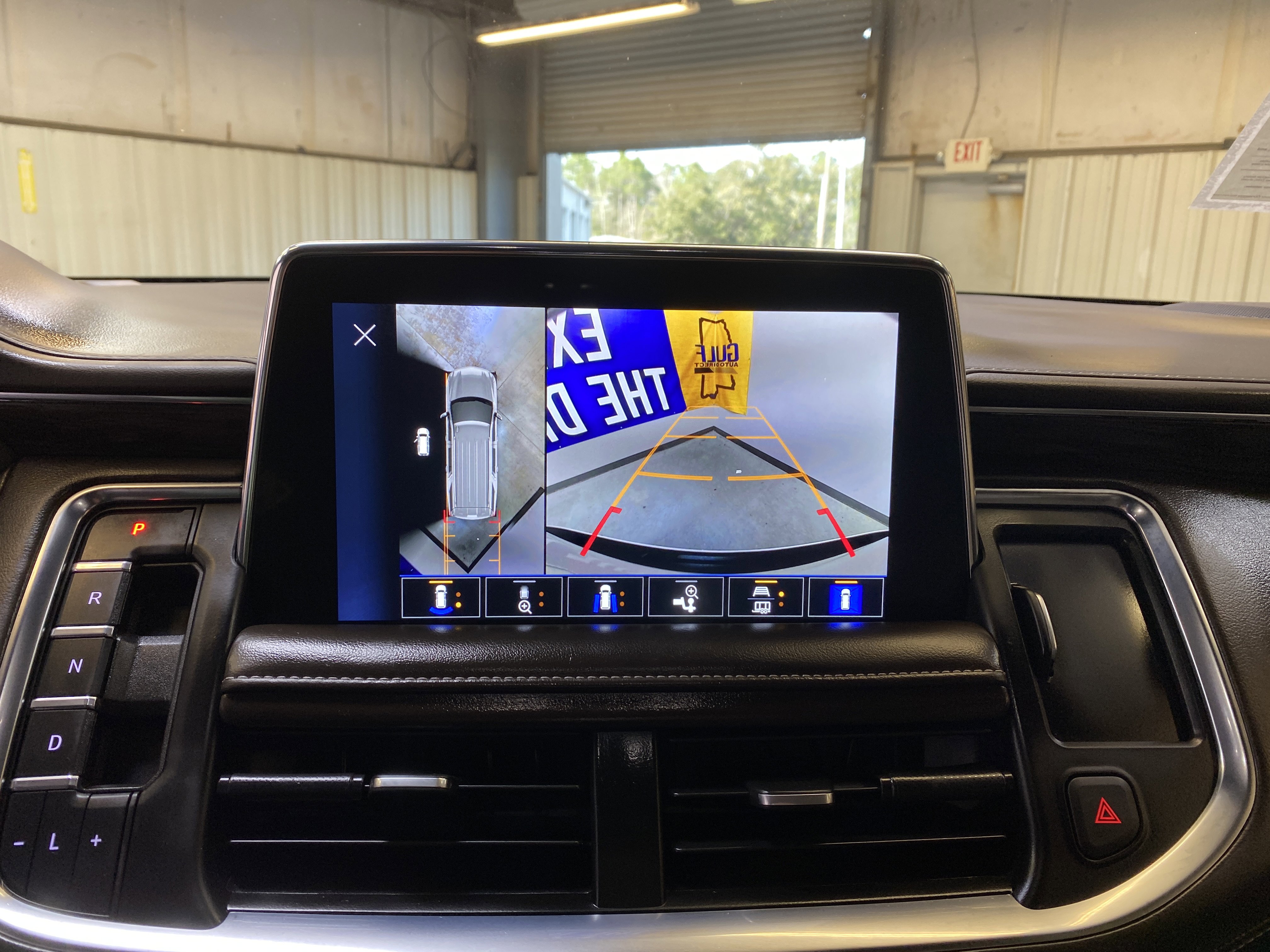 Used 2023 Chevrolet Tahoe Z71 w/ Z71 Off-Road Package image 44