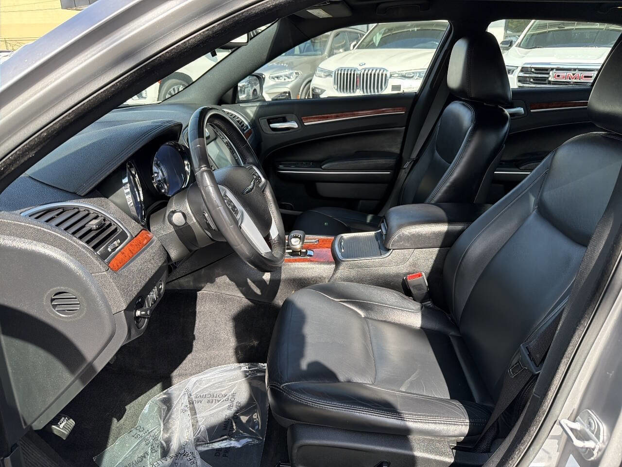 Used 2013 Chrysler 300 w/ Driver Convenience Group RWD image 33