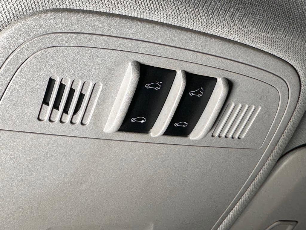 Used 2012 Buick Regal Premium FWD image 33