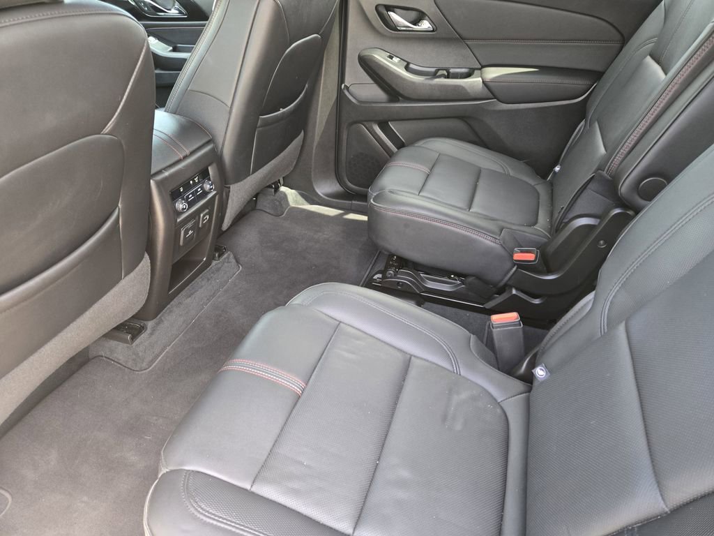 Used 2022 Chevrolet Traverse RS FWD image 29