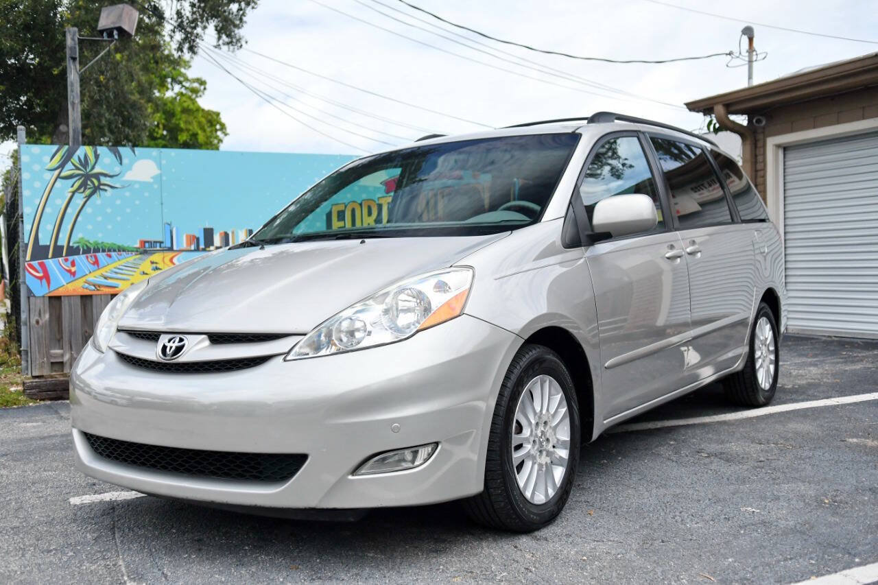 Used 2010 Toyota Sienna XLE