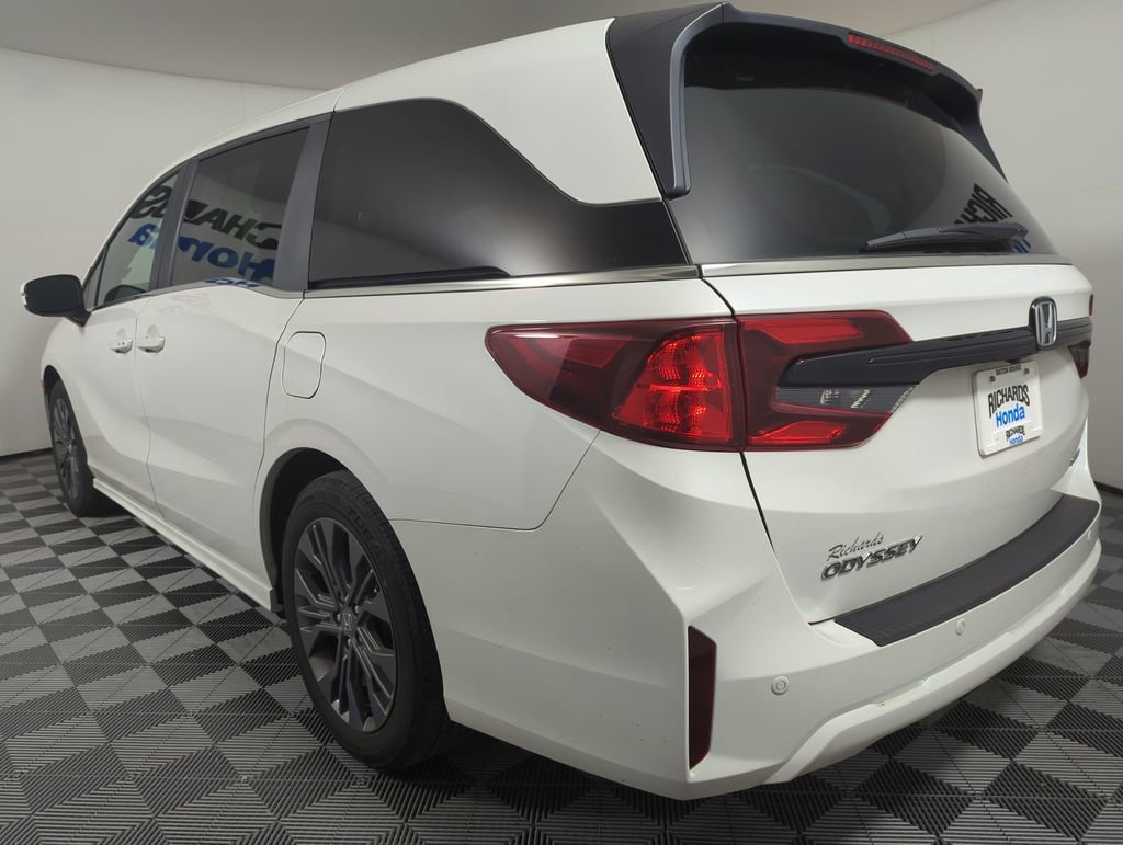 Certified 2025 Honda Odyssey Touring image 2