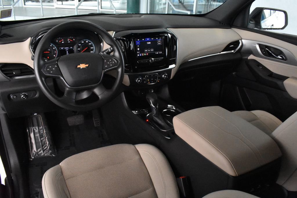 Used 2022 Chevrolet Traverse LS AWD/4WD image 19