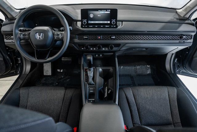 Used 2025 Honda Accord SE image 15