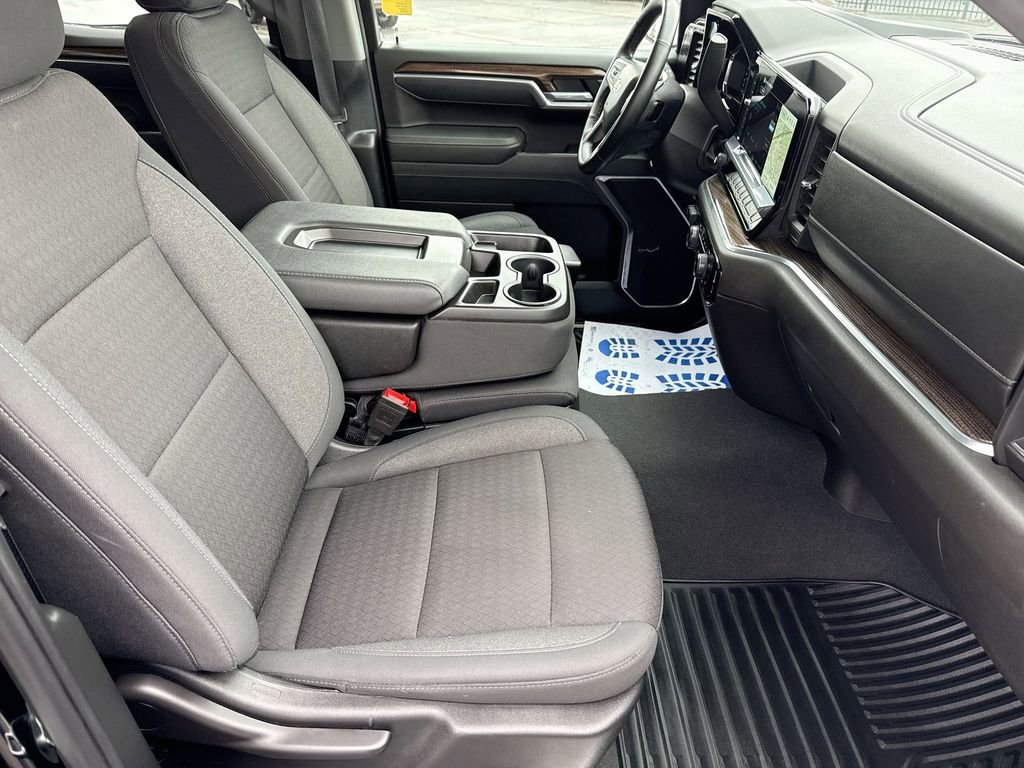 Used 2025 Chevrolet Silverado 1500 LT image 29