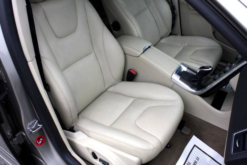 Used 2015 Volvo XC60 T6 w/ Protection Package image 18