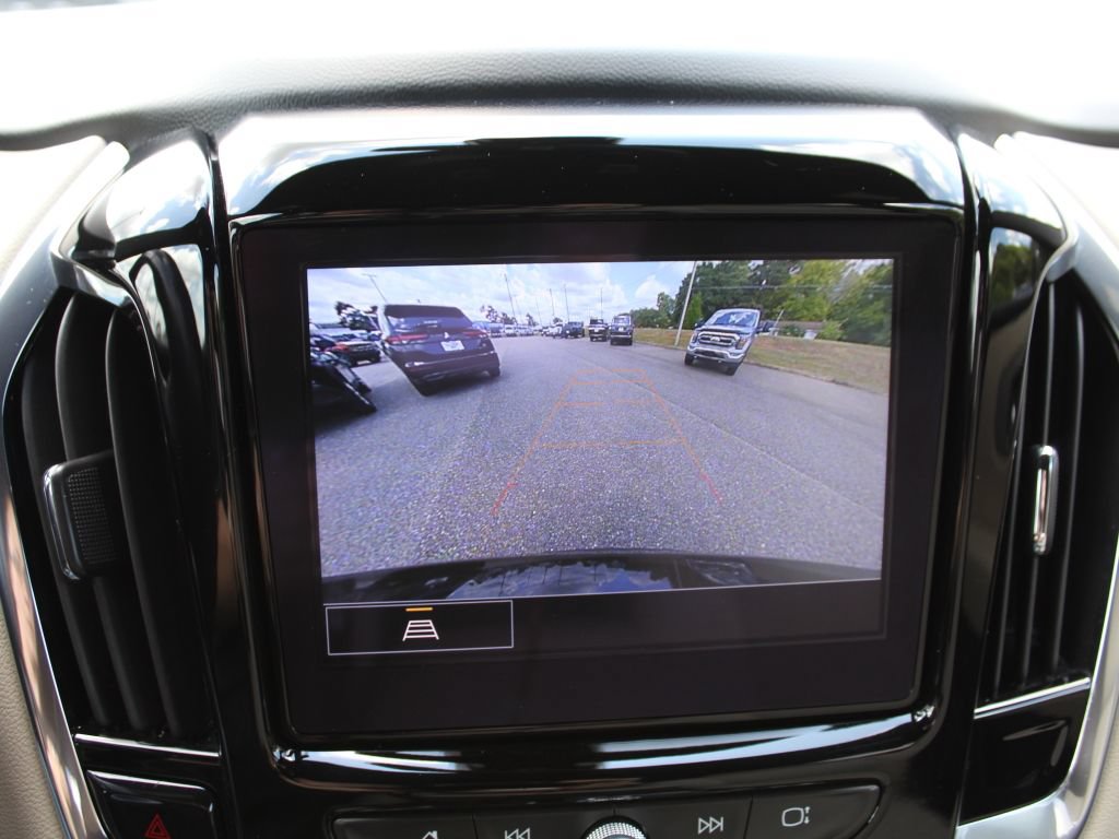Used 2022 Chevrolet Traverse LT FWD image 14