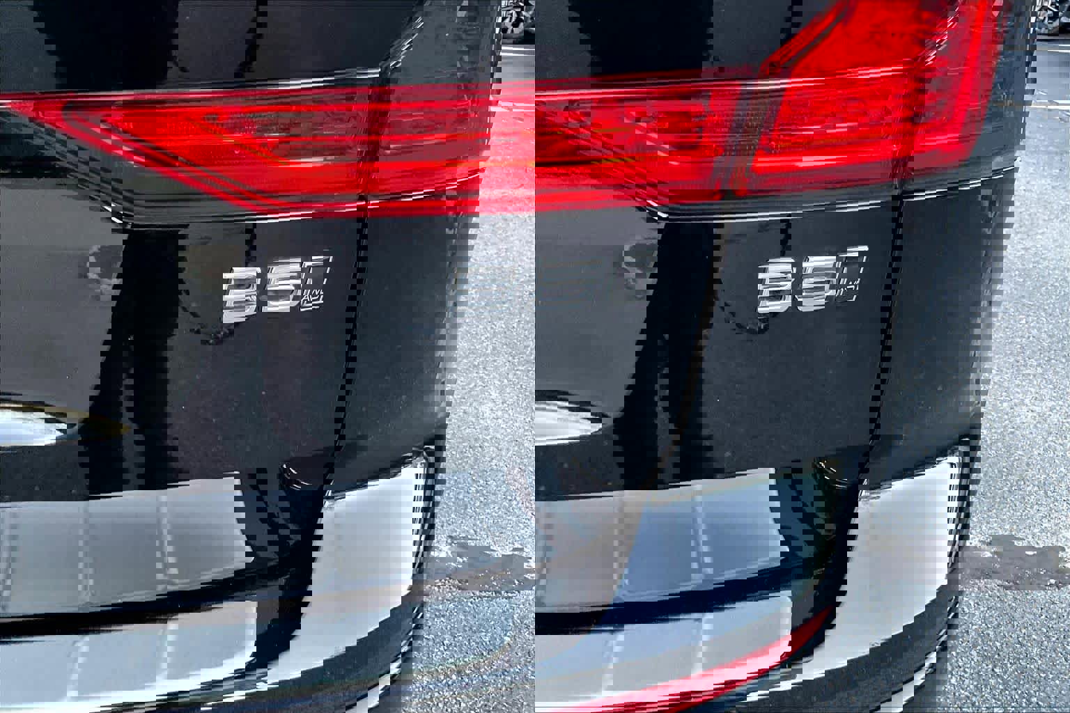 Certified 2024 Volvo XC60 B5 Plus w/ Protection Package Premier image 10