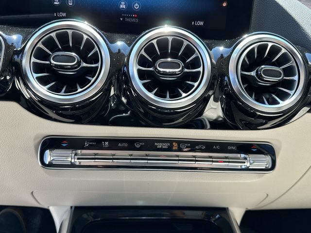 Used 2023 Mercedes-Benz GLA 250 4MATIC w/ Premium Package image 25
