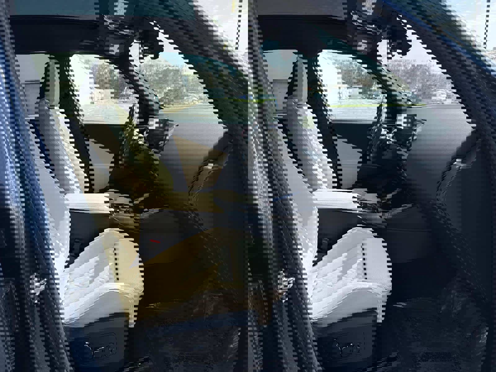 Used 2025 BMW X3 xDrive30i w/ Premium Package image 16