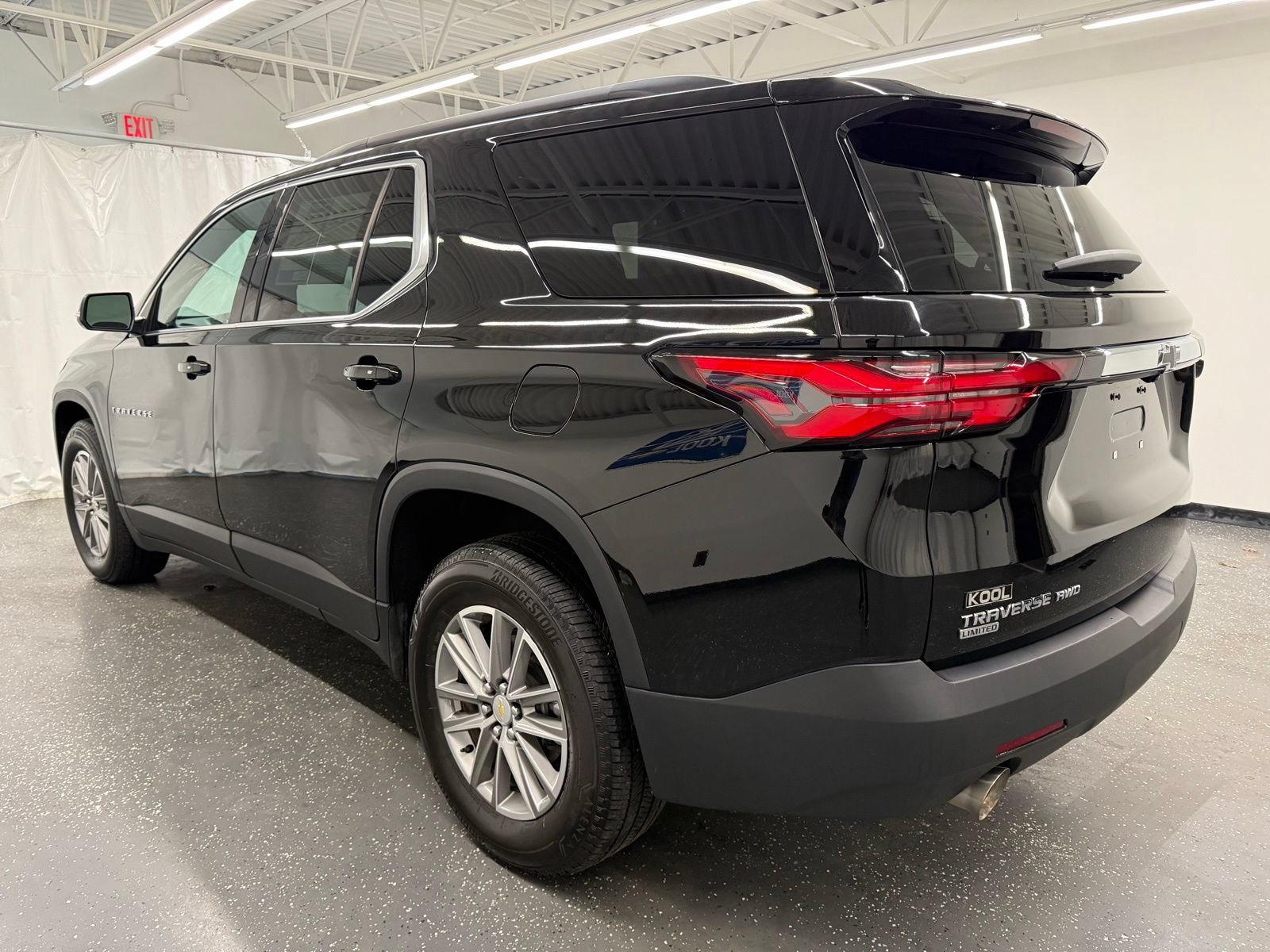 Used 2024 Chevrolet Traverse LT w/ LPO, Floor Liner Package AWD/4WD image 3